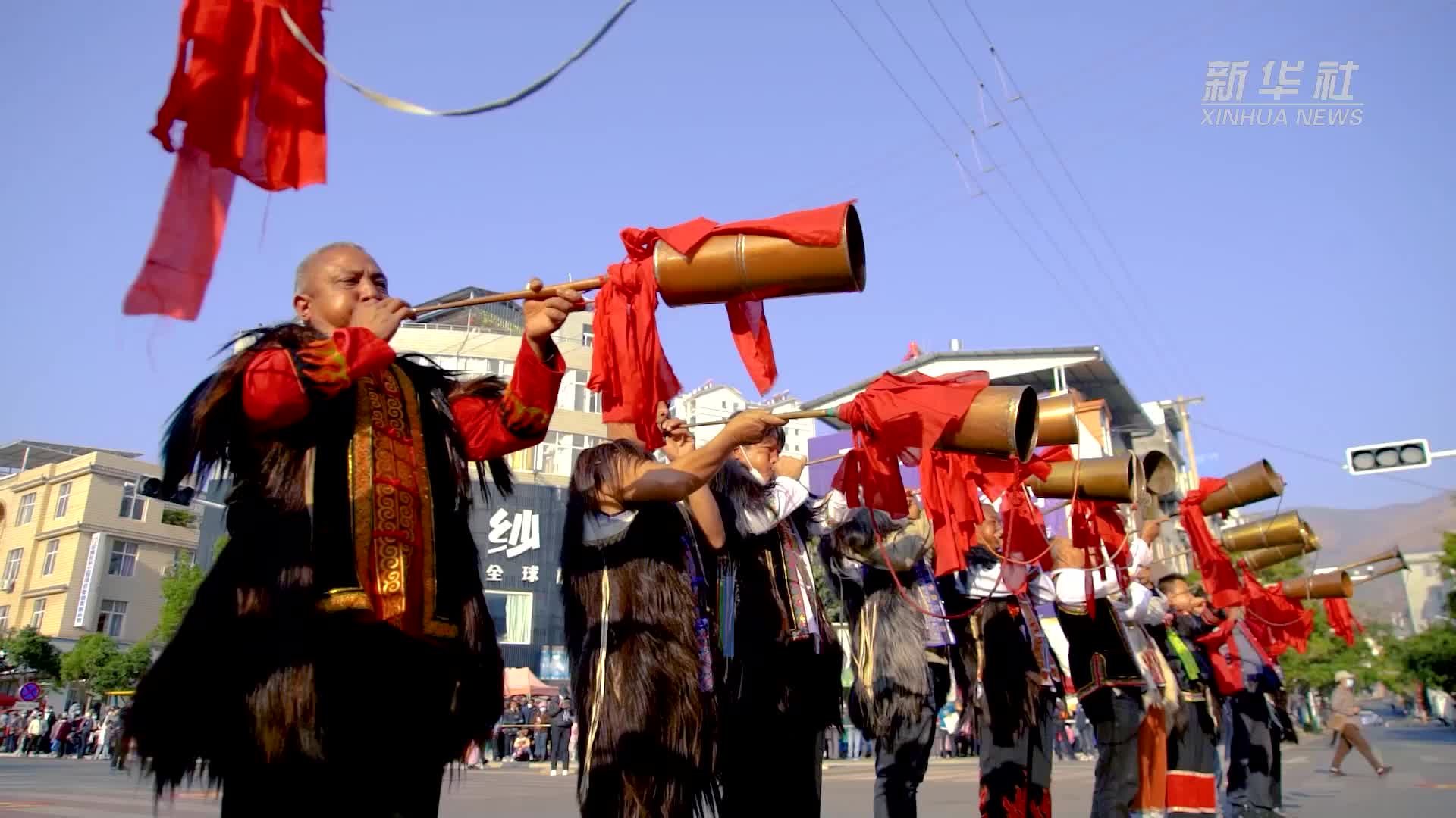 千城年俗|正月初九闹“龙灯”大理南涧彝乡庆新春