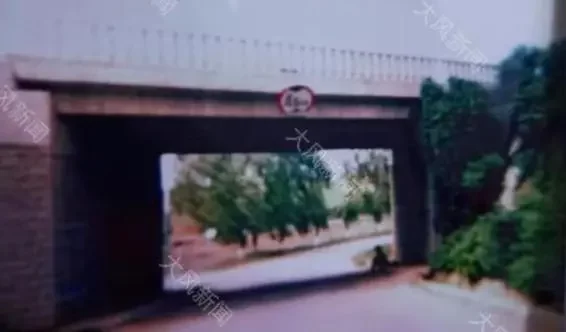 男子被控推妻致其坠亡获刑死缓,申诉21年坚称无罪