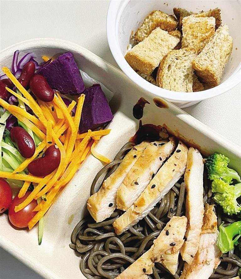 轻食成了许多人的首选