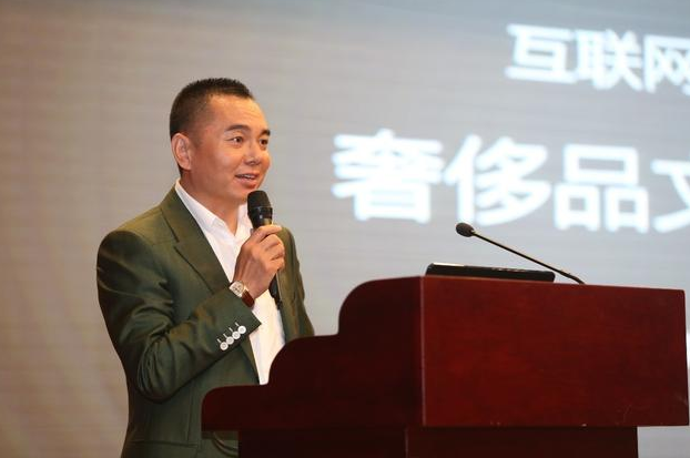 这个“钻石王老五”,突然栽了!