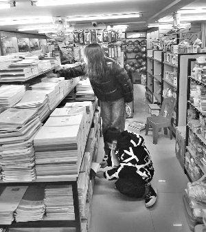 “开学经济”悄然升温 购买时要注重实用性