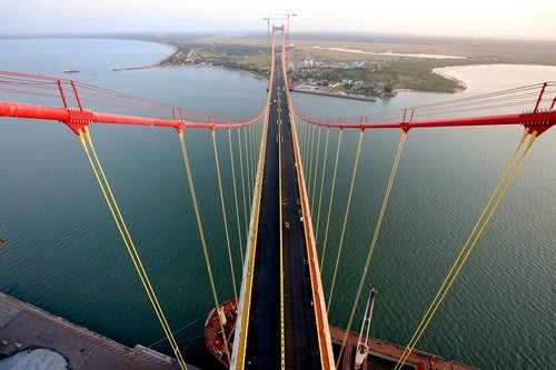 这是2018年5月10日拍摄的中国援建的莫桑比克马普托跨海大桥（航拍照片）。新华社记者王腾摄