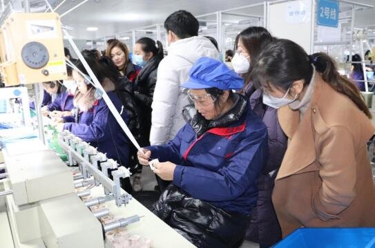 萍乡芦溪县：“就业直通车”解民忧 “送工进企”优环境