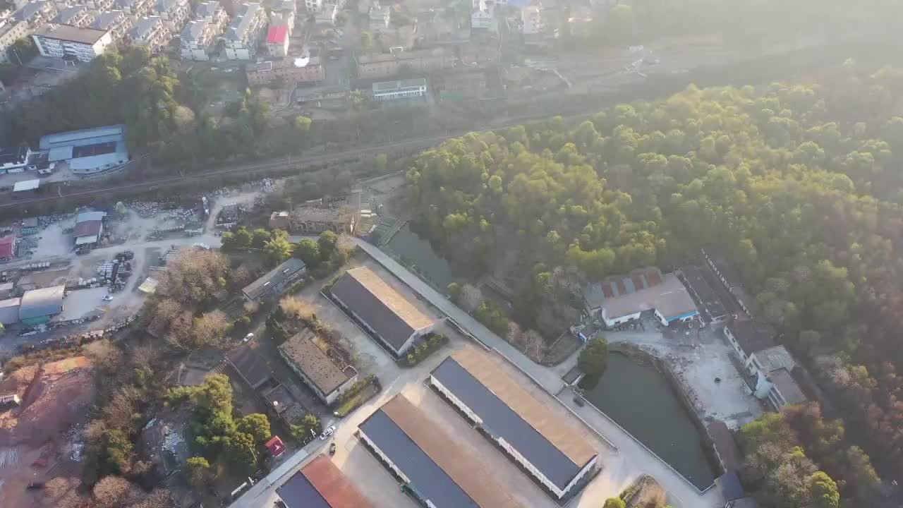 警方认定胡鑫宇系自缢死亡，回顾胡鑫宇事件时间线