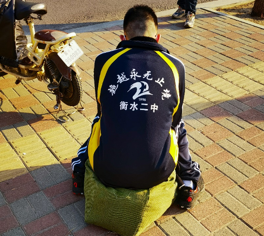 不少“衡二系”学生,终日被课业牵制。摄影:林樾