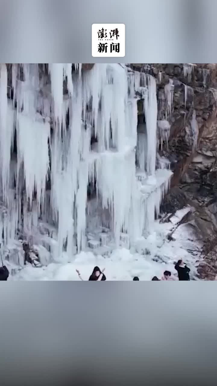 千尺飞流凝成冰瀑的场景有多壮观