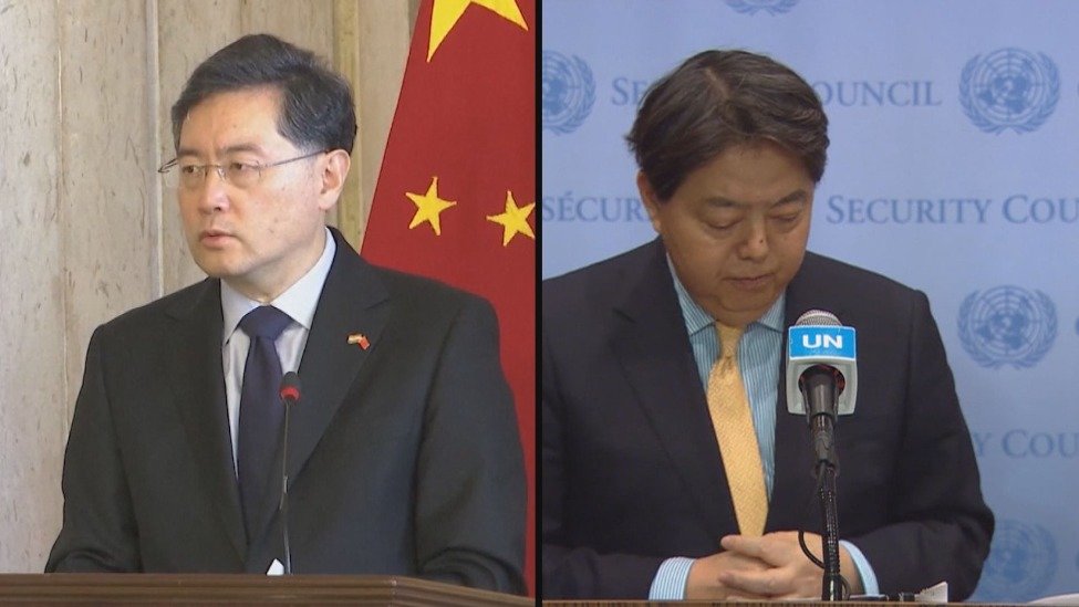 日本外相：与秦刚部长就切实推进各领域对话达成一致