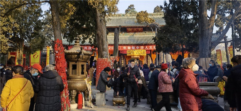 伏羲“生日趴”摆起 数万人赴祭祖之约