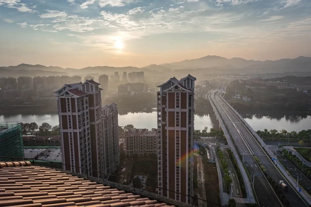 中国房地产进入新一轮宽松周期,这次是政策性调整和结构性调整的组合,从前的经验难以复制(伊凡 摄 / 视觉中国 供图)