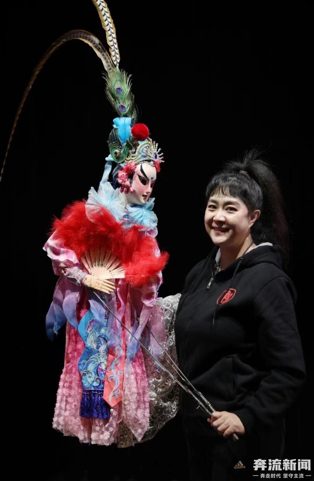 “美人鱼”来兰州啦 非遗木偶搭上春节拜年末班车