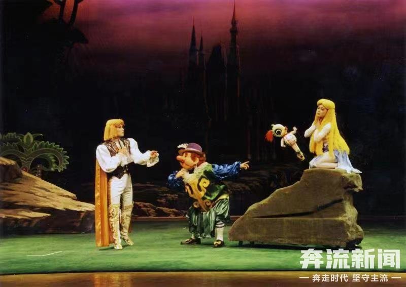 “美人鱼”来兰州啦 非遗木偶搭上春节拜年末班车