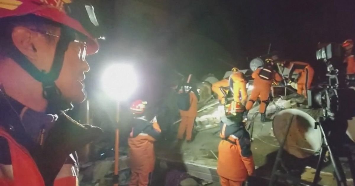 中国救援队抵哈塔伊地区展开救援行动