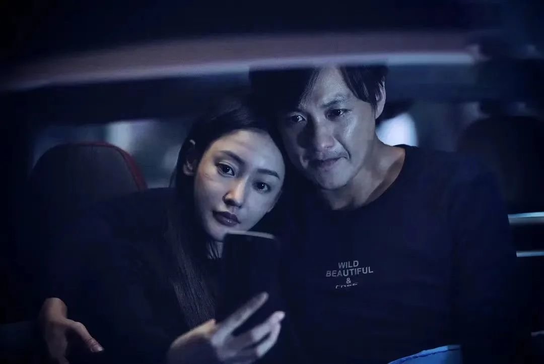 走出新冠,是由整个社会生态推动的/《在一起》剧照