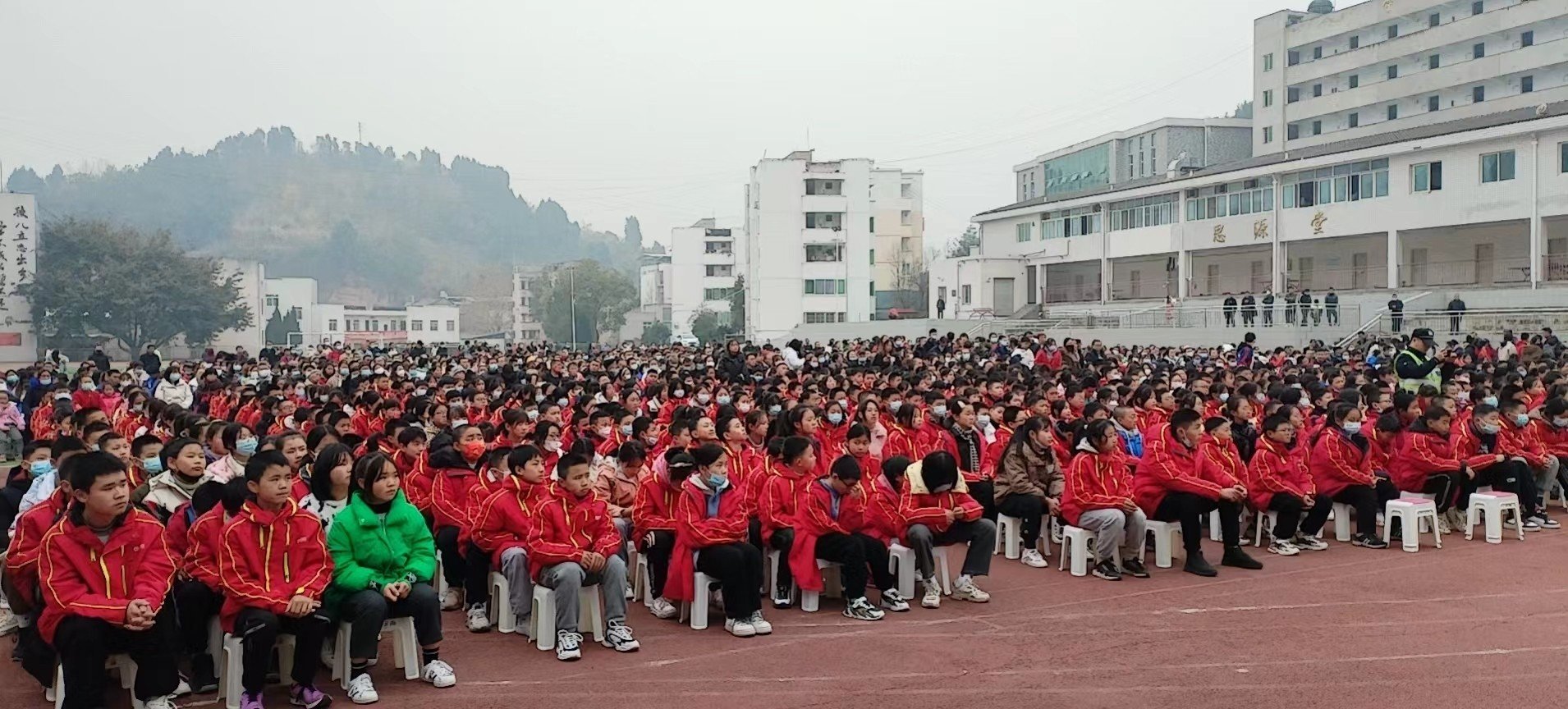 加强家校联系 共商育人方针 三台县新生中学组织开展2023春学生家长