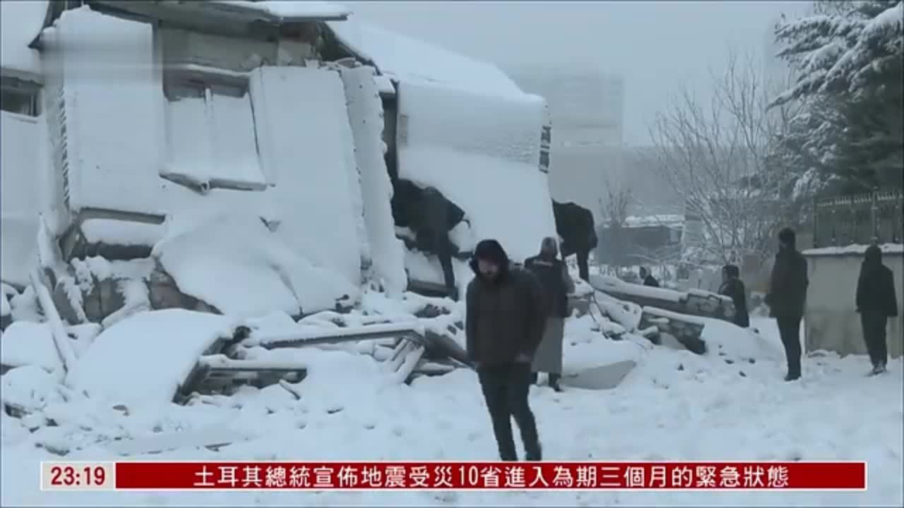 现场报道｜土耳其部分灾区民众自发搜救被困民众