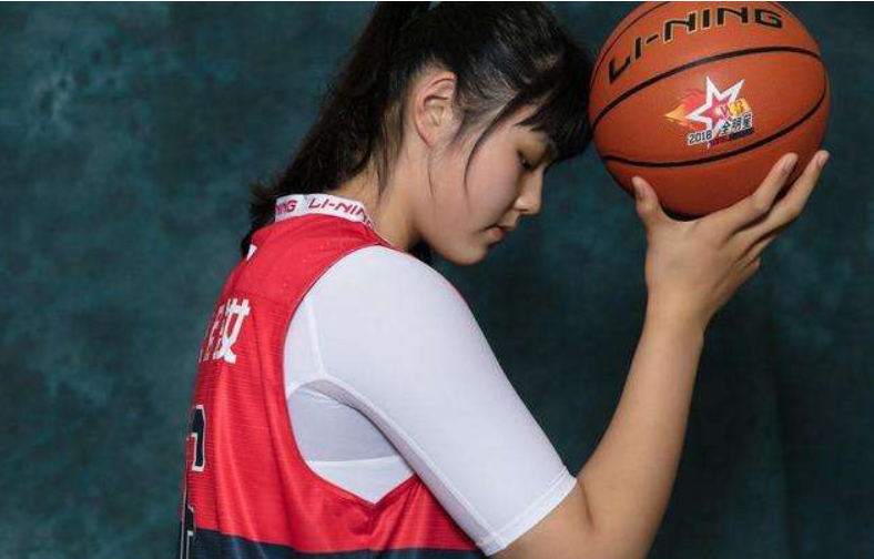 “小宝”和她曾经的大烦恼——专访中国女篮队员李月汝