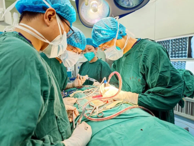 河北医科大学第三医院成功完成一例高难度严重胸椎管狭窄减压手术