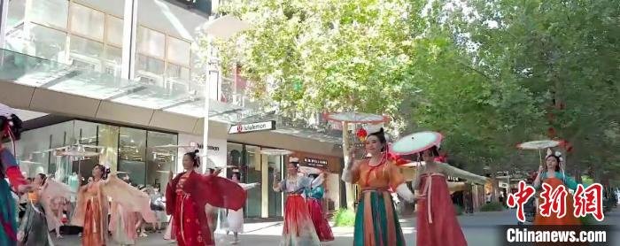 短片《四海同春&middot;华星闪耀》截图