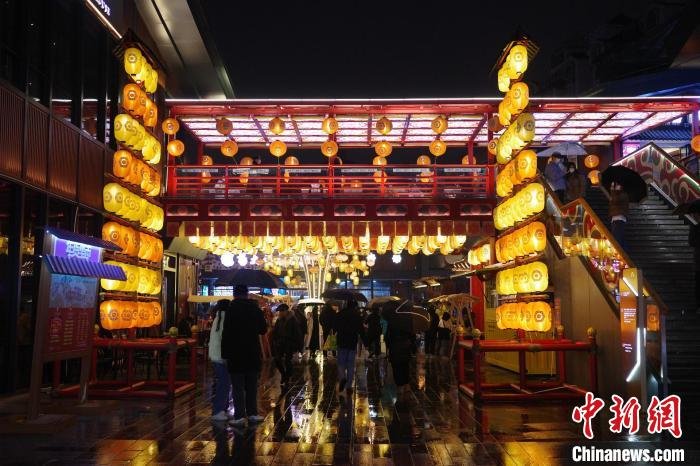 以绳金塔为核心发展起来的绳金塔历史文化街区，则是南昌城内的三大历史文化街区之一。　刘恒君 摄