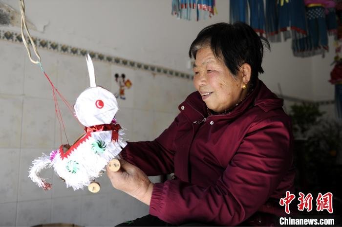 暖“心”闻：非遗花灯传承人坚守七十载 只为用技艺留住记忆凤凰网陕西_凤凰网