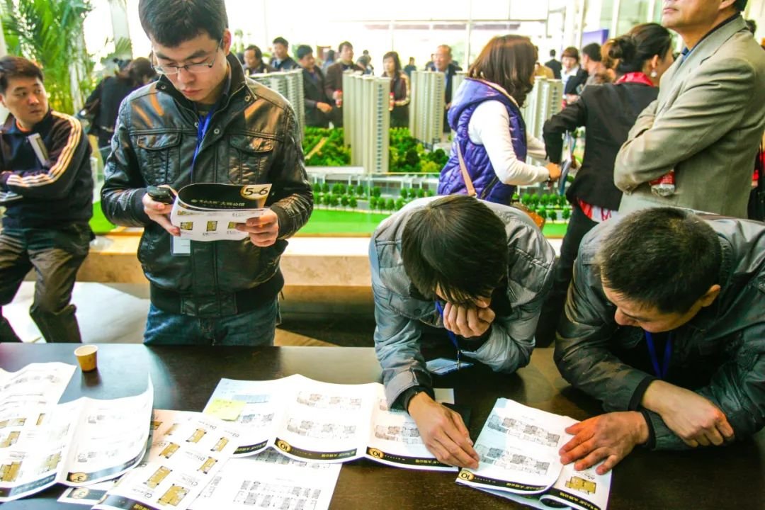 这一轮周期的最大特点是卖方市场向买方市场转变 (高育文 摄 / 视觉中国 供图)