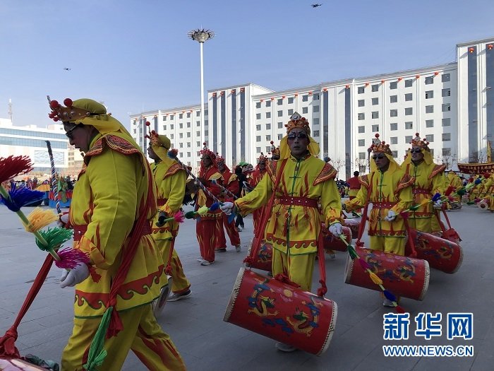 十二面太平鼓鼓声雷动 新华网发(苏燕平 摄)