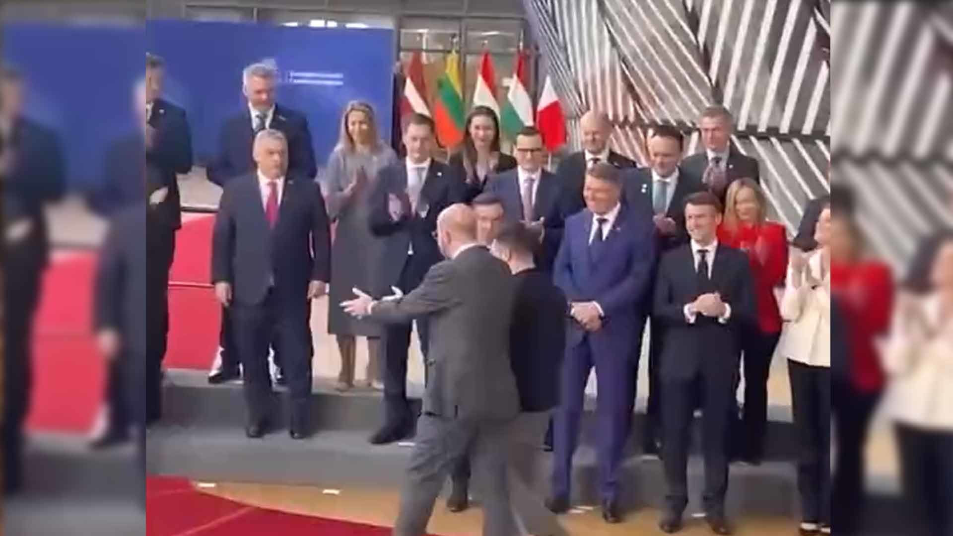 欧盟峰会众人鼓掌欢迎泽连斯基，匈牙利总理拒绝鼓掌