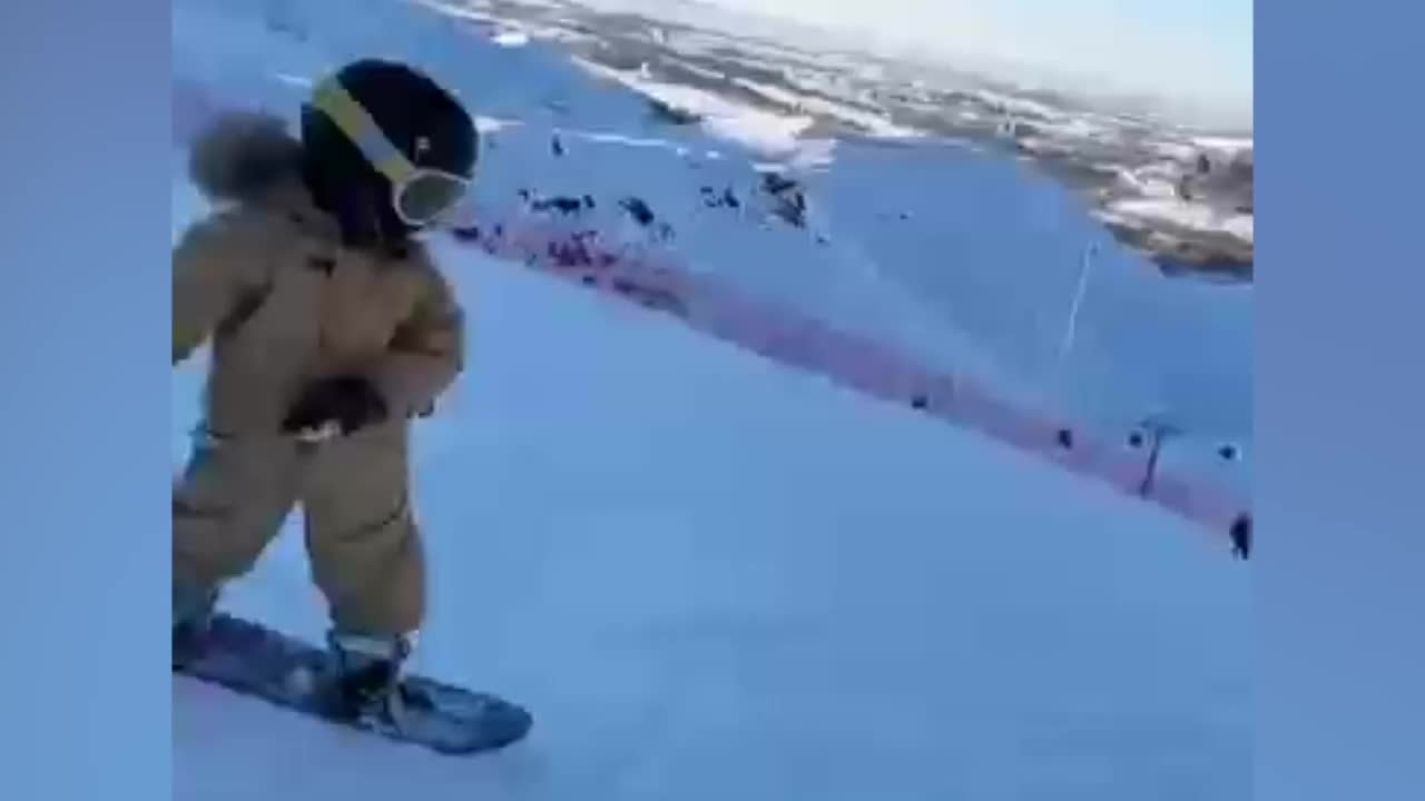 4岁萌娃化身“滑雪小将”，宝爸：如果孩子喜欢就会继续下去