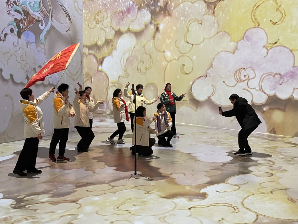 走进3D光影时空隧道 在湖北沉浸式“遇见敦煌”