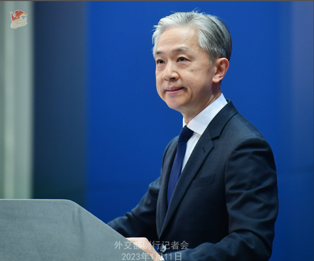 ▎2023年1月11日,外交部发言人汪文斌表示,中方希望美方有关人士客观理性看待中国和中美关系,从美国自身利益和中美共同利益出发,同中方相向而行,推动发展相互尊重、和平共处、合作共赢的中美关系。图源:外交部