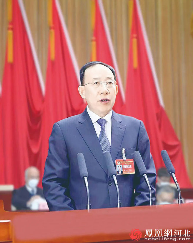 秦皇岛市政协主席闫五一作市政协常委会工作报告。刘城 方竟凯 摄