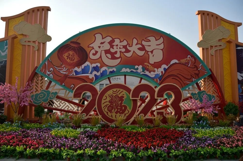 狮舞龙腾闹元宵，少林武术涨春潮 少林小龙武校为登封市双节文化展演活动增光添彩