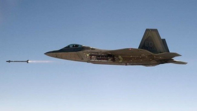前哨站|F-22的首个对空战果 其实有可能翻车?