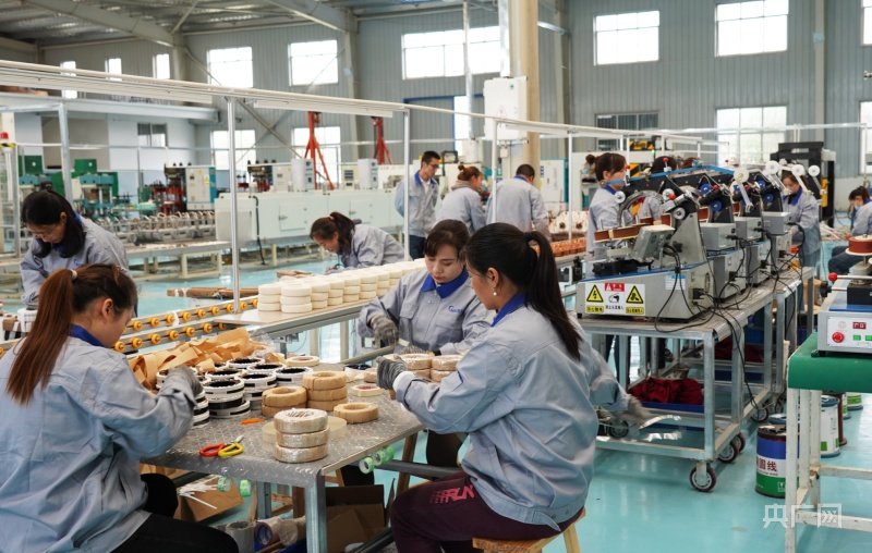 静宁县工业企业生产车间（央广网发 静宁县融媒体中心 供图）