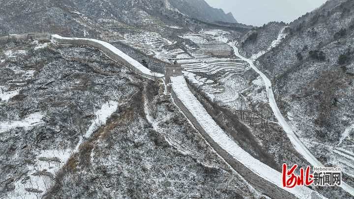 青山关长城银装素裹3.jpg