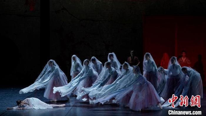 芭蕾舞剧《红楼梦》剧照 时任 摄