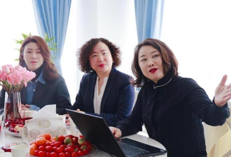 北京康盟慈善基金会携手苏格兰政府驻华办“爱护妳”