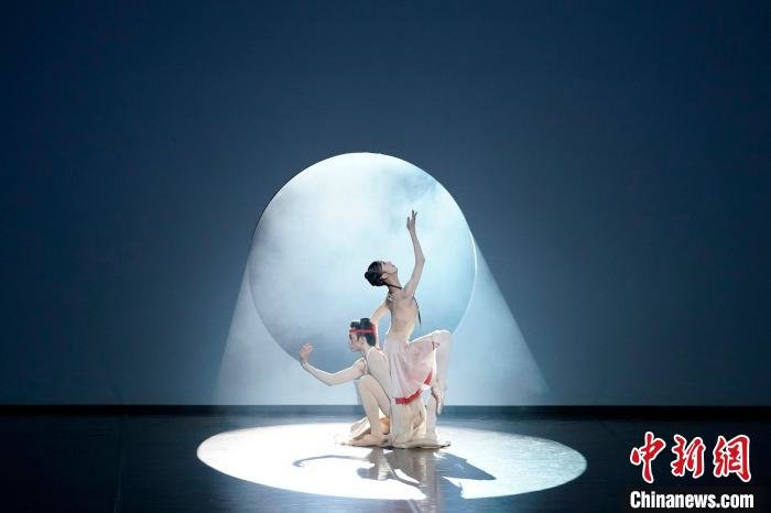 芭蕾舞剧《红楼梦》剧照 时任 摄