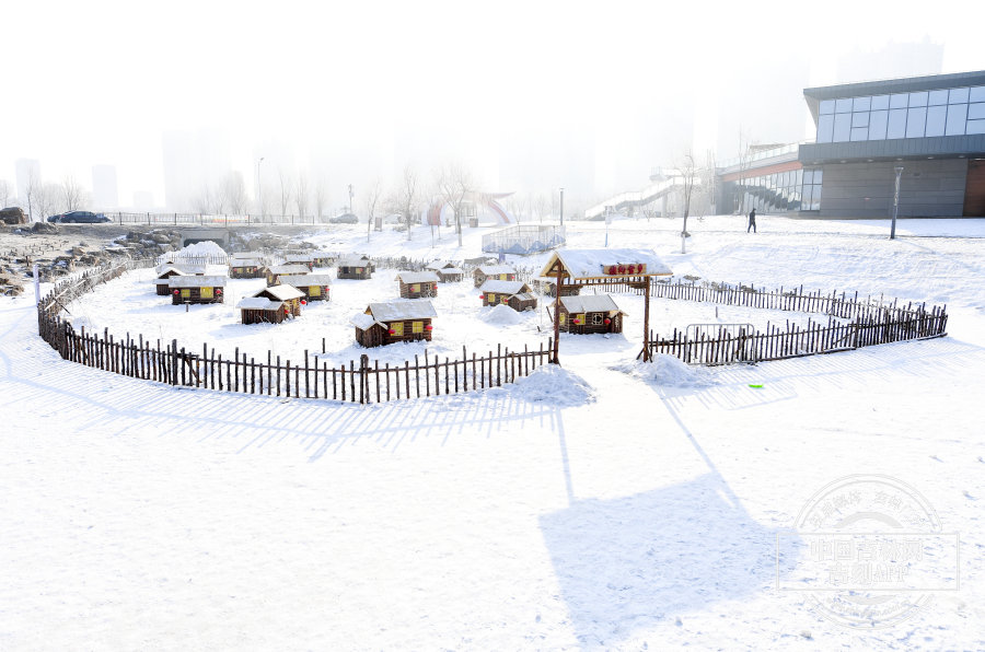 一处展现雪乡风貌的微缩景观亮相长春南溪湿地公园。