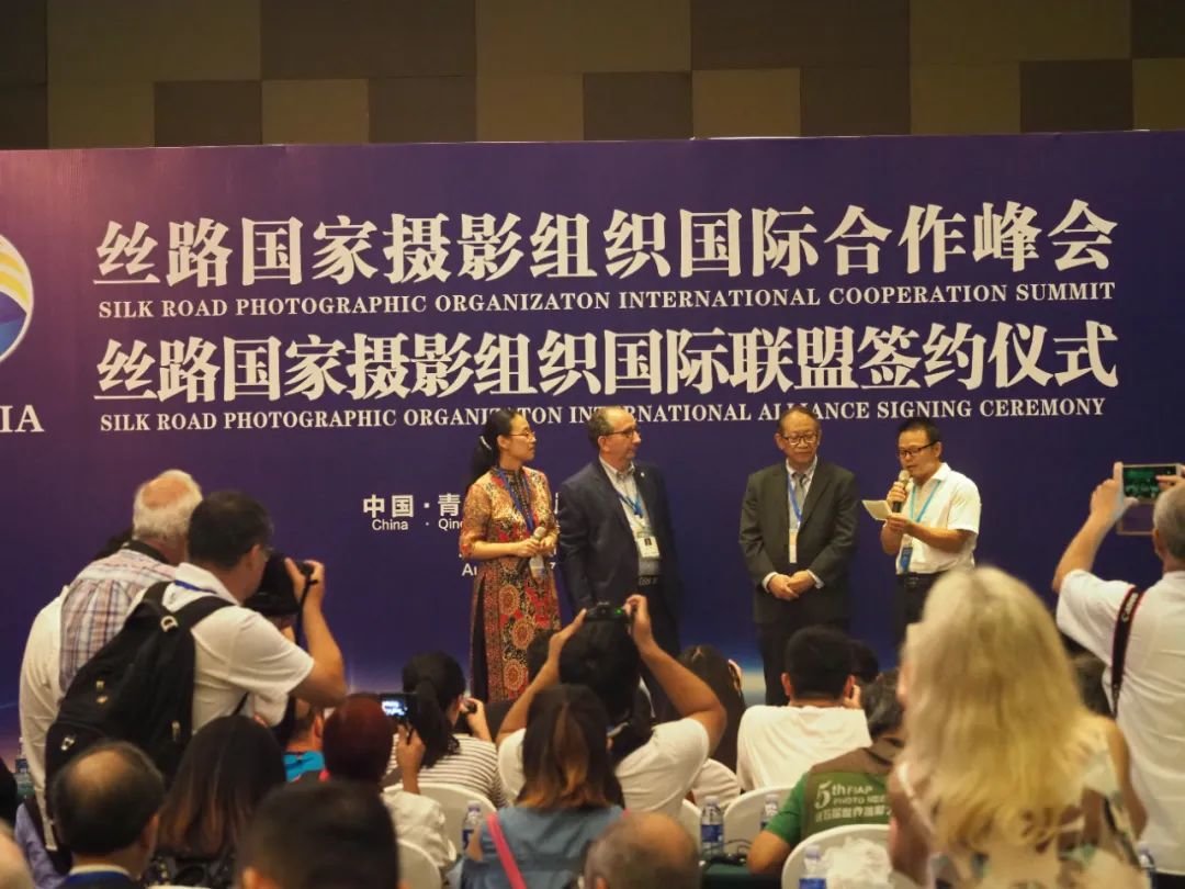 国际摄影艺术联合会（FIAP）主席里卡尔多&middot;布西被推举为丝路国家摄影组织国际联盟名誉主席