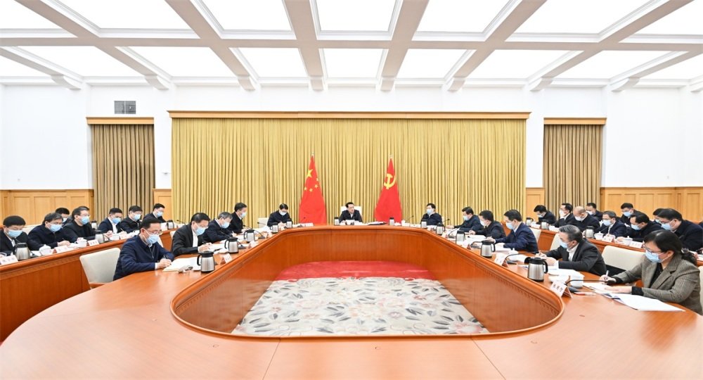 2月17日下午，重庆市委书记袁家军主持召开市委财经委员会第三次会议。苏思 摄