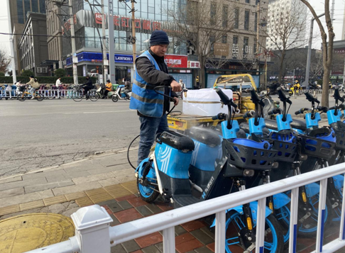 共享单车运维冲洗车辆