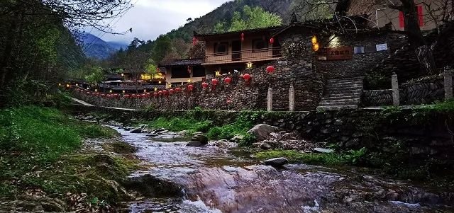 陇南市康县朱家沟村五福临门民宿