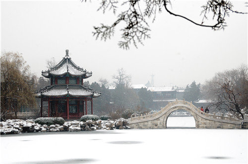 从“雪香园”到“城市蓬莱”，雪后的古莲花池究竟有多美？