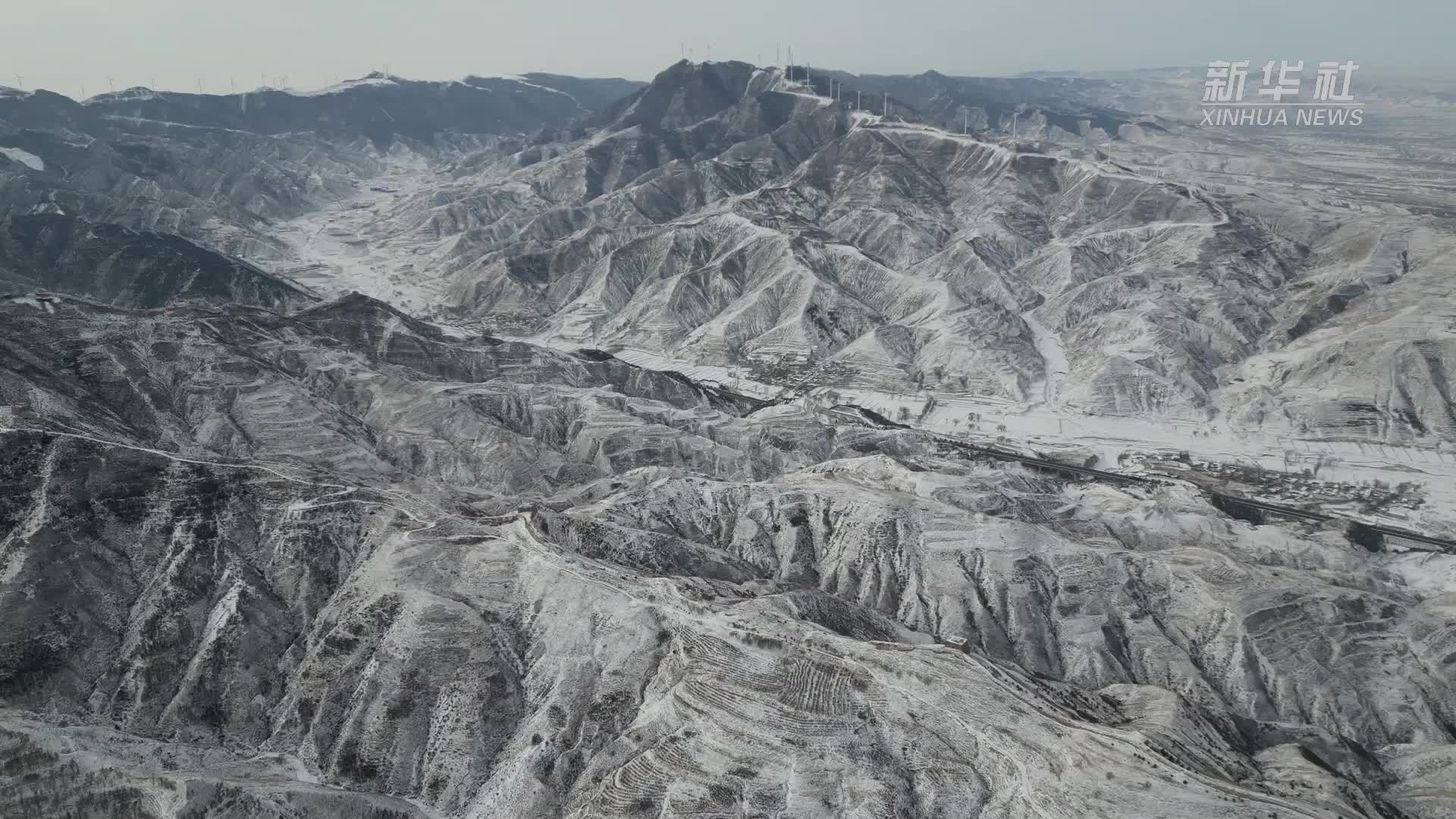 雪后广武明长城如水墨画