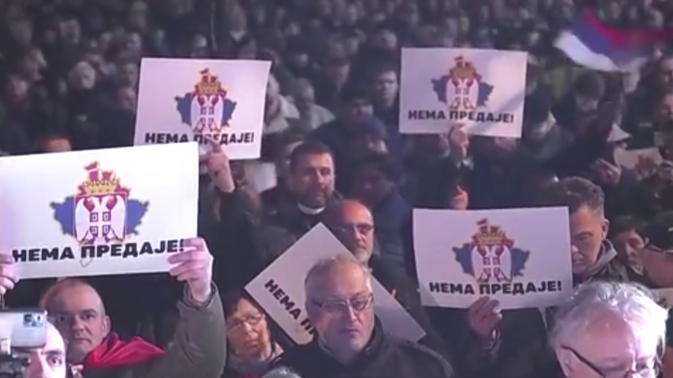 塞尔维亚民众举行示威 反对西方科索沃问题方案