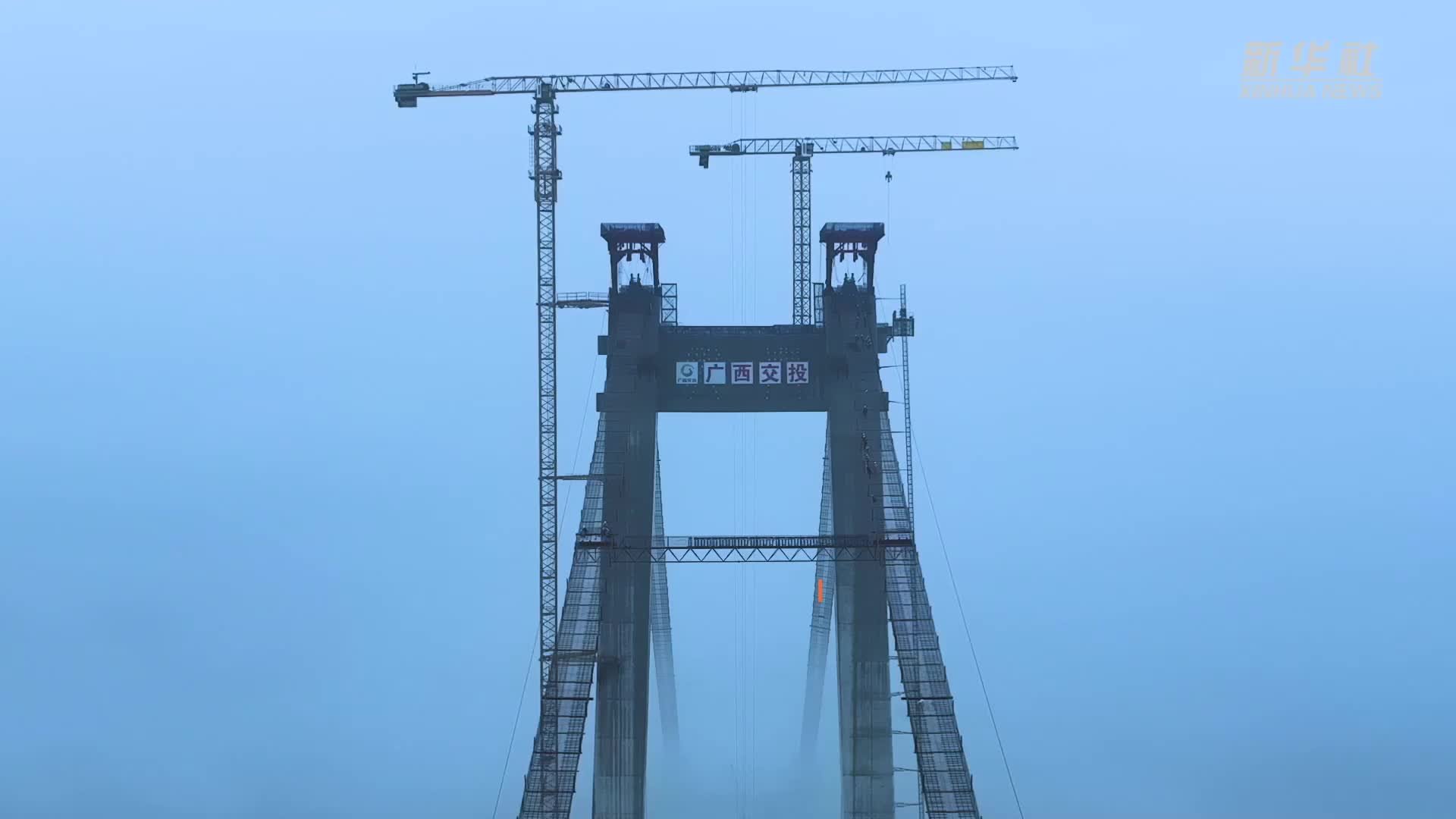 广西最长跨海大桥穿越碧海流云宛如身处仙境