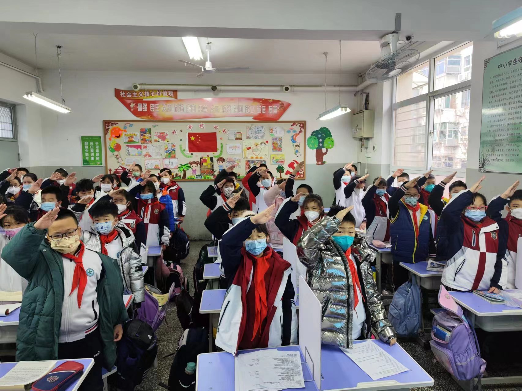 石家庄市维明路小学举行新学期主题升旗仪式