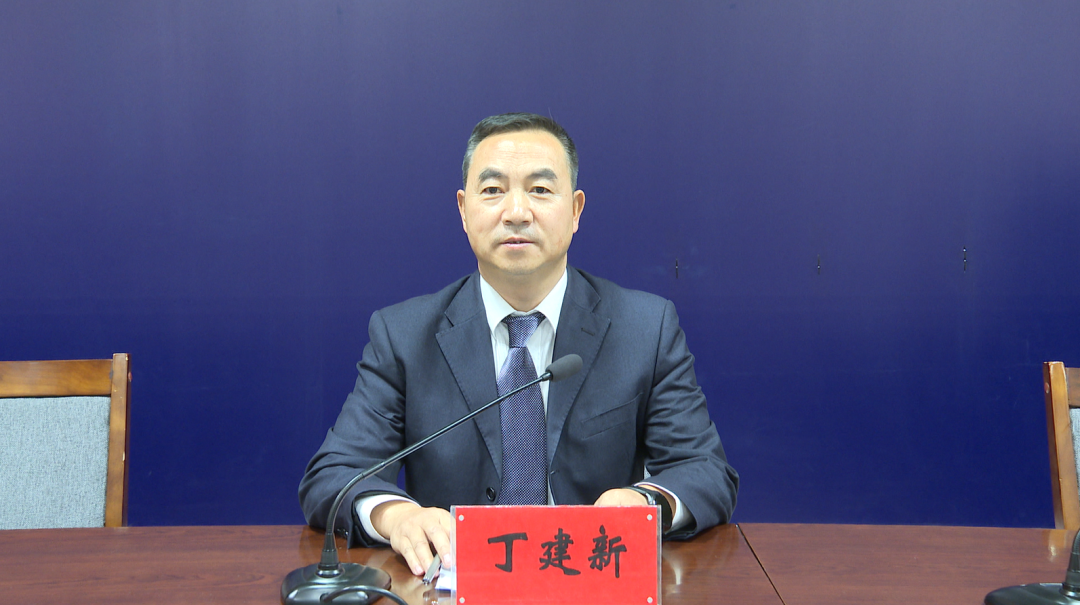 金昌市工信局副局长丁建新