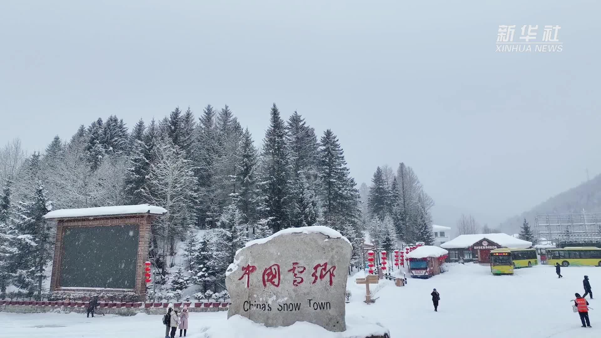 雪中雪乡宛若童话世界